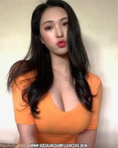 Daani._.e Model Busty Big Booty Booty Asian Curvy Body Busty