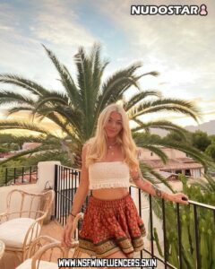 Kaya Corbridge Female Bisexual Medium Ass Caucasian
