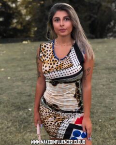 Mariana Dias Caucasian Curvy Body Female Influencer Boobs